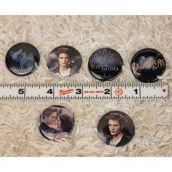 Collectible The Twilight Saga:  Twilight Movie Pins, Set of 6 - Picture 9 of 10